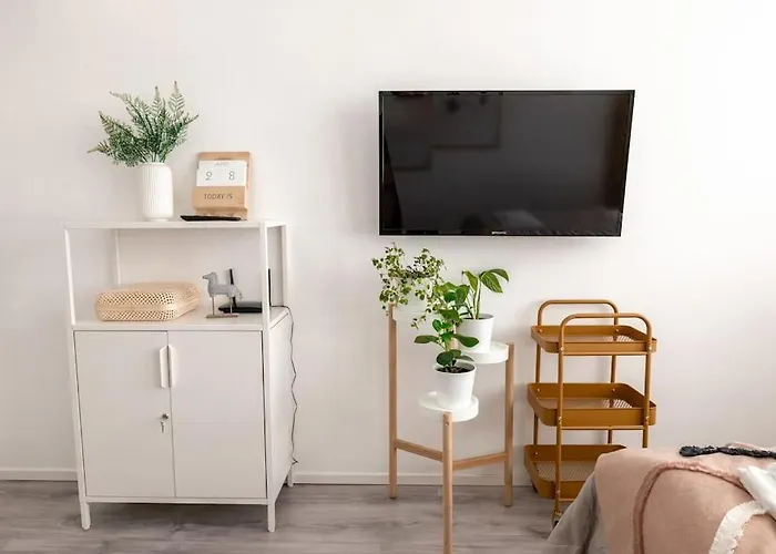 2Ndhomes Modern Studio With Central Location